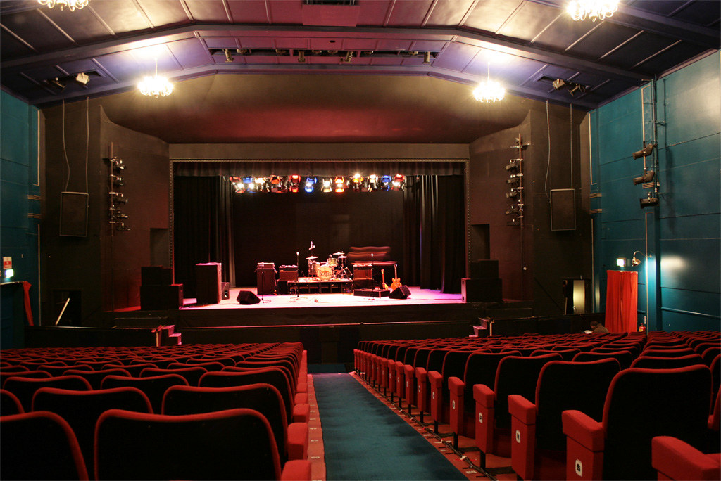 whitehall theatre dundee